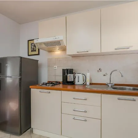 Nice Apartment In Malinska Dubasnica With Kitchen Exterior photo
