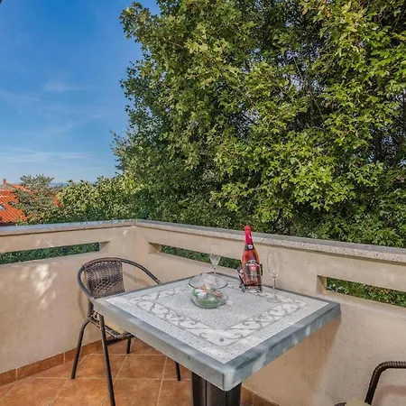 Nice Apartment In Malinska Dubasnica With Kitchen Exterior photo